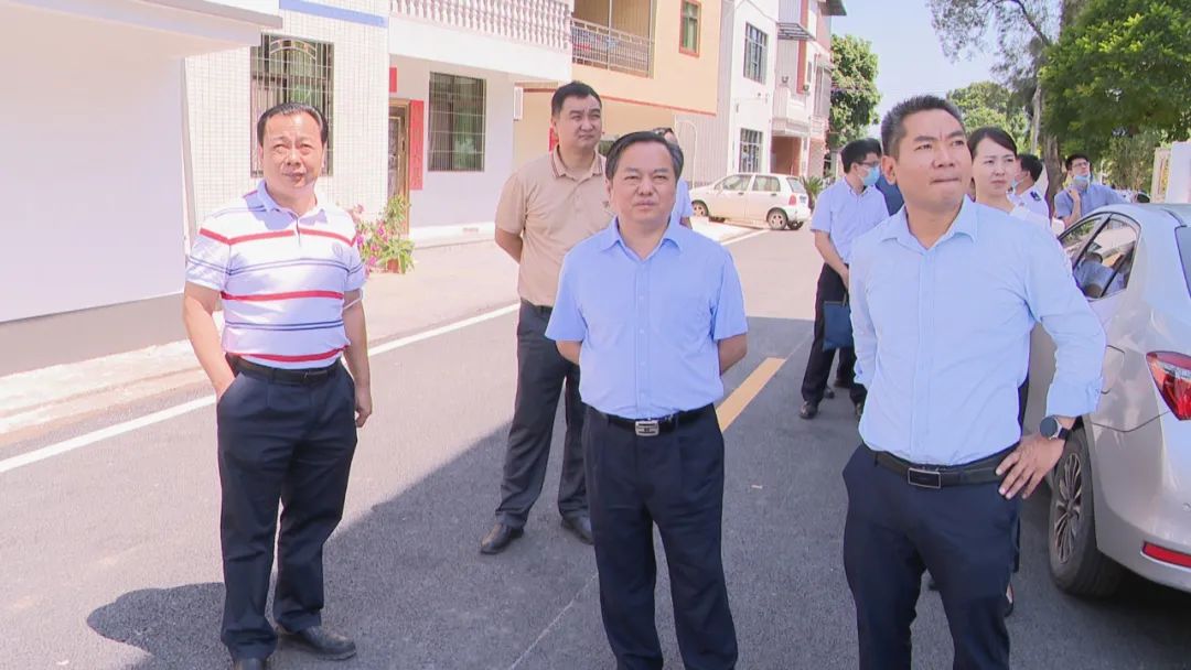 溫助民率隊(duì)調(diào)研丙雁鄉(xiāng)村振興示范帶創(chuàng)建工作2.jpeg