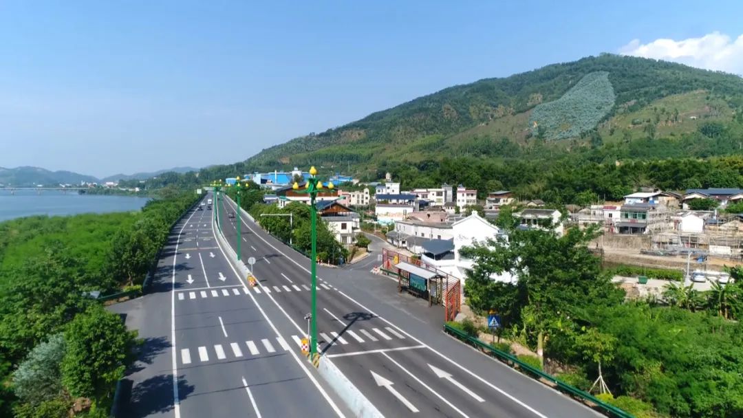 溫助民率隊(duì)調(diào)研丙雁鄉(xiāng)村振興示范帶創(chuàng)建工作1.jpeg